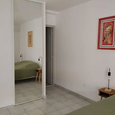 Akwaba I - T2 Saint-gauderique - *